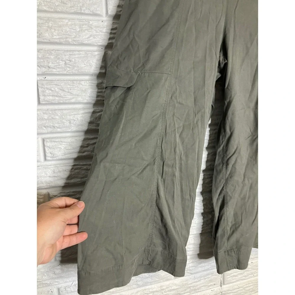 Lululemon Metropolis maven high‎ rise crop pants cargo women's size 10 casual